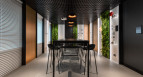 Showroom w czerni i zieleni 