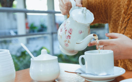 Jakie zalety ma zestaw obiadowy z porcelany?