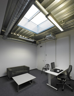 Ultra Architects, biuro-garaż, biuro TS Investment, Poznań
