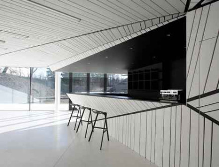 X Architekten, centrum duszpasterskie Oasis, wnętrza sakralne, Linz