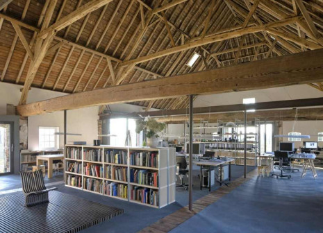 Hilberink Bosch Architects, adaptacja budynku gospodarczego na mieszkanie i biuro,  Berlicum
