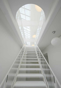 Petra Gipp Arkitektur, Färgfabriken Kunsthalle, galeria sztuki w hali fabrycznej, adaptacja hali poprzemysłowej