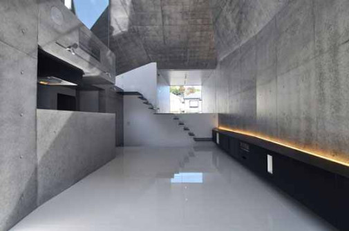 Fuse-atelier, dom w Abiko, beton we wnętrzach