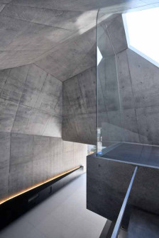 Fuse-atelier, dom w Abiko, beton we wnętrzach