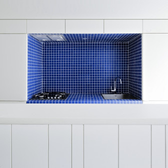 Swan Architectes, Appartement écrins, mieszkanie miłośnika sztuki, biało-niebieskie mieszkanie