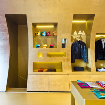 Atelier du Pont, butik Stelli Cadente w Paryżu, złote wnętrze