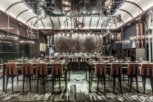 Joyce Wang, restauracja AMMO w Hong Kongu, wnętrze inspirowane filmem Alphaville