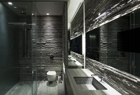 Paritziki & Liani Architects, R1T Flat, apartament w Tel Awiwie, mieszkanie z lustrzanymi sufitami