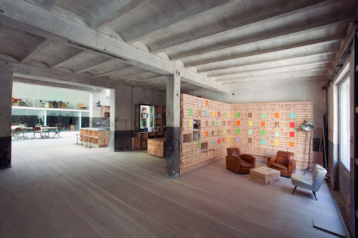 CH+QS architects, Madrid Hub Offices, biura w dawnym warsztacie samochodowym, wnętrza industrialne