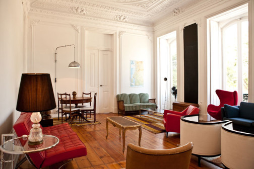 Independente Hostel & Suites w Lizbonie, adaptacja pałacu z początku XX wieku na hostel, wnętrza eklektyczne, art deco i meble z odzysku