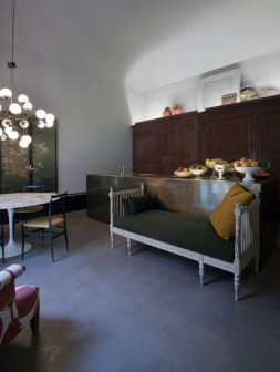 DIMORE Studio, Britt Moran, Emiliano Salci, apartament i biuro w XVIII-wiecznym pałacu w Mediolanie