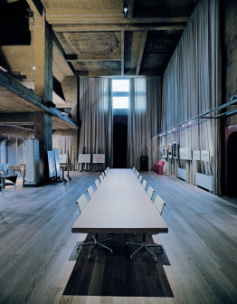 Ricardo Bofill, adaptacja fabryki cementu w Barcelonie na loft i pracownię architekta, wnętrze jak scenografia filmu fantastycznego