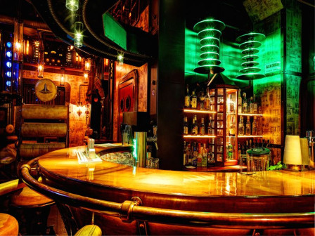 Wodna Wieża w Pszczynie, wnętrza w stylu steampunk, steampunkowa restauracja, wnętrza jak z powieści Juliusza Verne'a