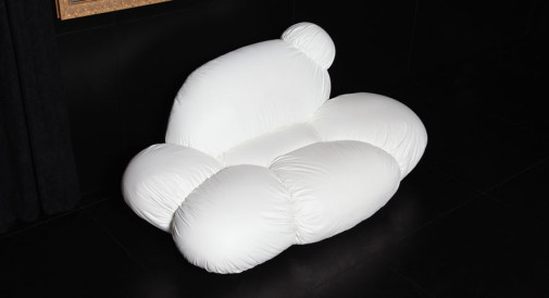 sofa w kształcie chmury
