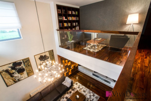 salon z antresolą