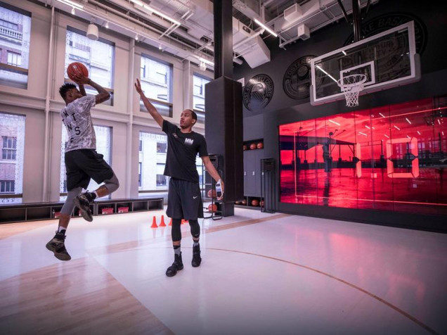 Foto: Nike.com, boisko do gry w koszykówke