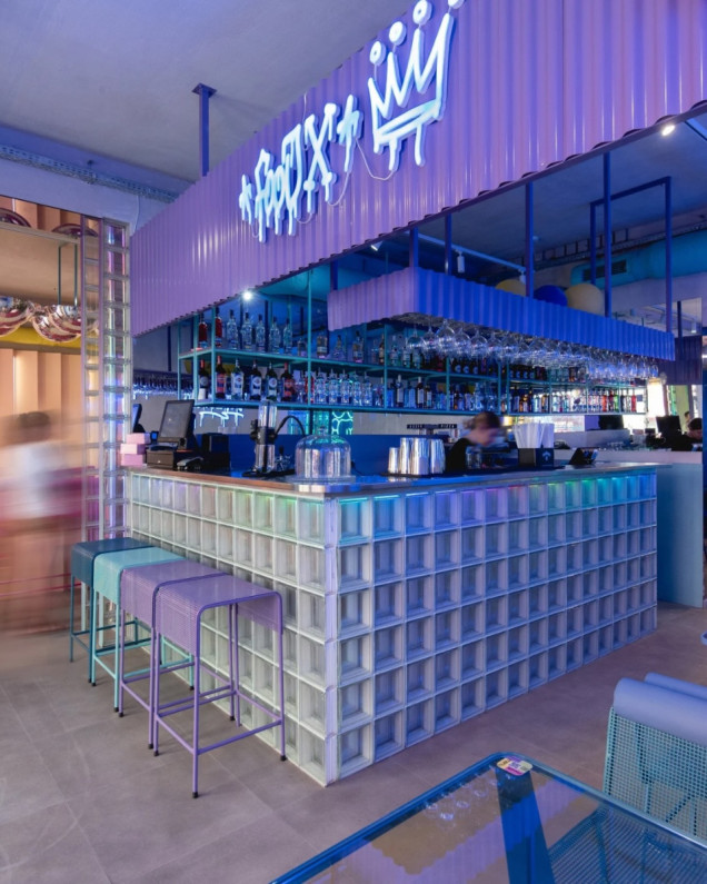 FoodX w Poznaniu: neonowa energia lat 90.