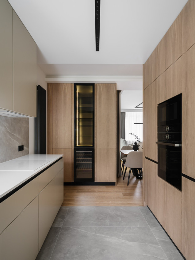 Minimalistyczny apartament na Żoliborzu Artystycznym 