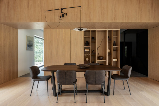 Minimalistyczne wnętrza domu w Bielsku-Białej od Tika Design 