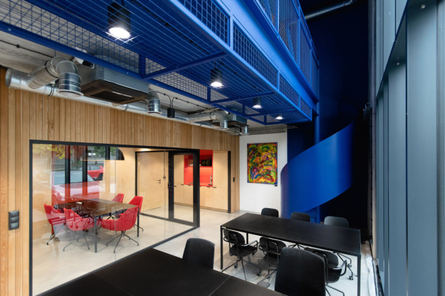 G2 Office – kolor, drewno i nowoczesność
