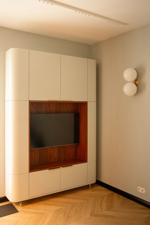 Mieszkanie mid-century projektu r_au_m* 