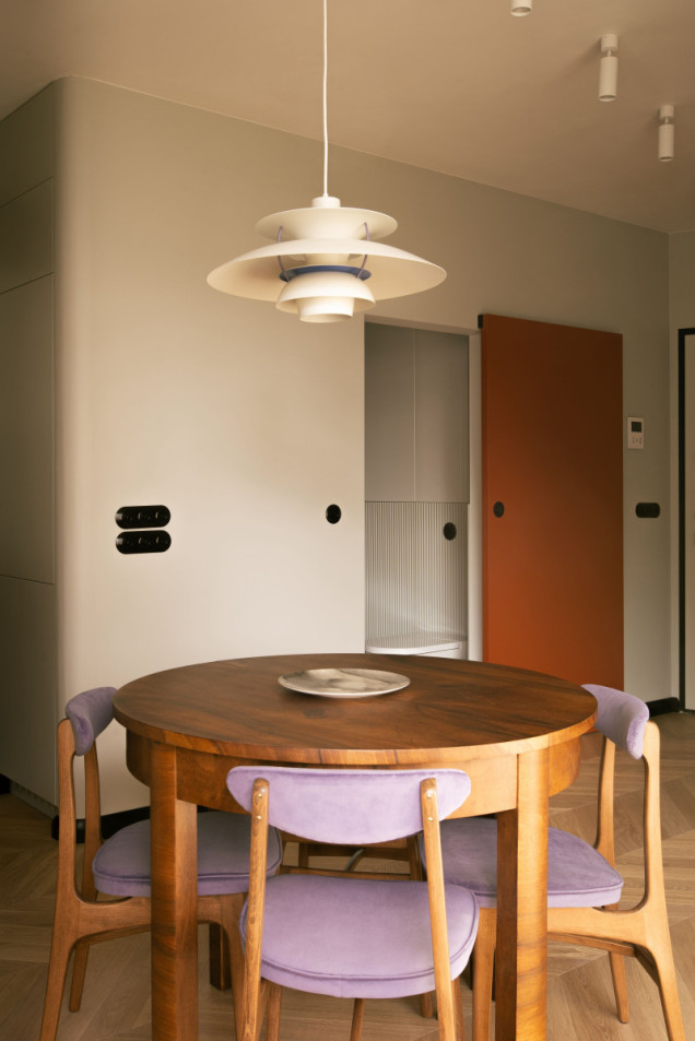 Mieszkanie mid-century projektu r_au_m* 