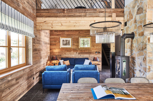 Wnętrze domu wakacyjnego w stylu chalet