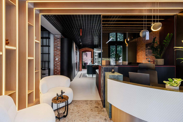 Showroom Deer Design