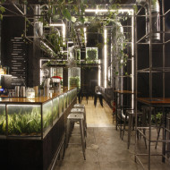 Bar Foton, wnętrze w stylu industrialnym 
