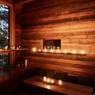 Naturalna kabina z drewna, czyli niecodzienny relaks nad jeziorem