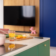 Joyful aesthetic projekt kolorowego mieszkania