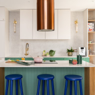 Joyful aesthetic projekt kolorowego mieszkania