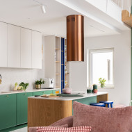 Joyful aesthetic projekt kolorowego mieszkania