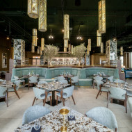 wnętrze eleganckiej restauracji 