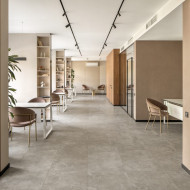Biuro w minimalistycznym, eleganckim stylu