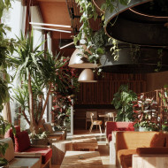 Abstrakcyjne wnętrze restauracji Medusa w Sopocie