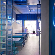 FoodX w Poznaniu: neonowa energia lat 90.