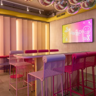 FoodX w Poznaniu: neonowa energia lat 90.