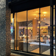 Restauracja (dwukolorowa listwa kubiczna o różnych wysokościach)