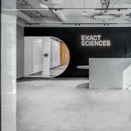 Warszawskie biuro Exact Sciences zaprojektowane z naukową precyzją