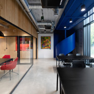 G2 Office – kolor, drewno i nowoczesność