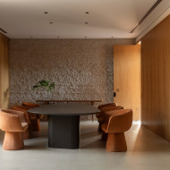 Rezydencja G+B House, przestronny salon z jadalnią projekt