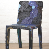 Tobias Juretzek, Rememberme Chair, krzesła ze starych ubrań i żywicy