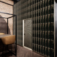 Winiarnia w Fabryce Porcelany projektu ZERO32 Architekci 