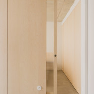 MInimalistycnze mieszkanie z drewnem w Poznaniu