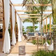 Restauracja nad oceanem powstała w 50 dni