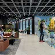 Biuro z ogrodem wertykalnym - siedziba CMS w Varso Tower