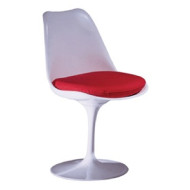 Eero Saarinen, Tulip chair, meble z plastiku