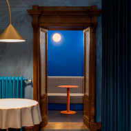 Restauracja z teatralnym wyrazem