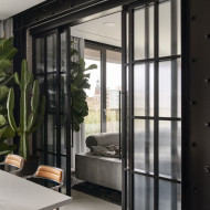 Monochromatyczny penthouse w Bydgoszczy